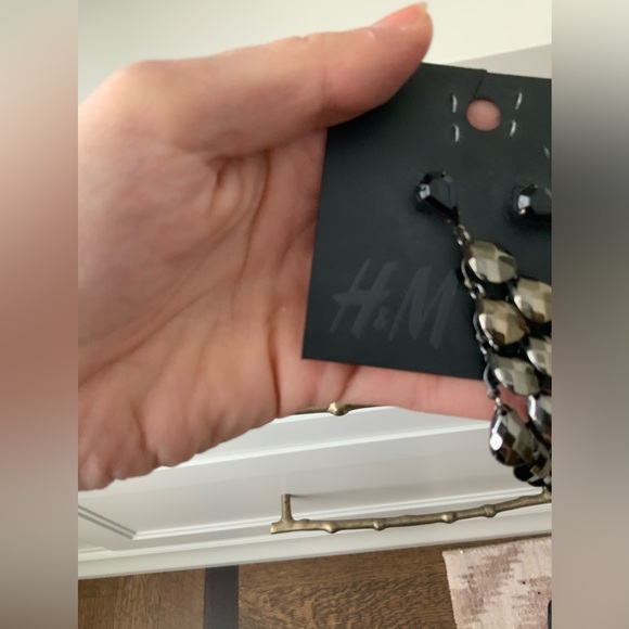 H&M Tear Drop Beaded Gun Metal Black Dangle Statement Trendy Earrings Brand New - Picture 4 of 7